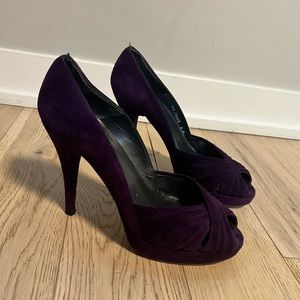 Stuart Weitzman 100 Pump Heels in Purple Suede, Size 8